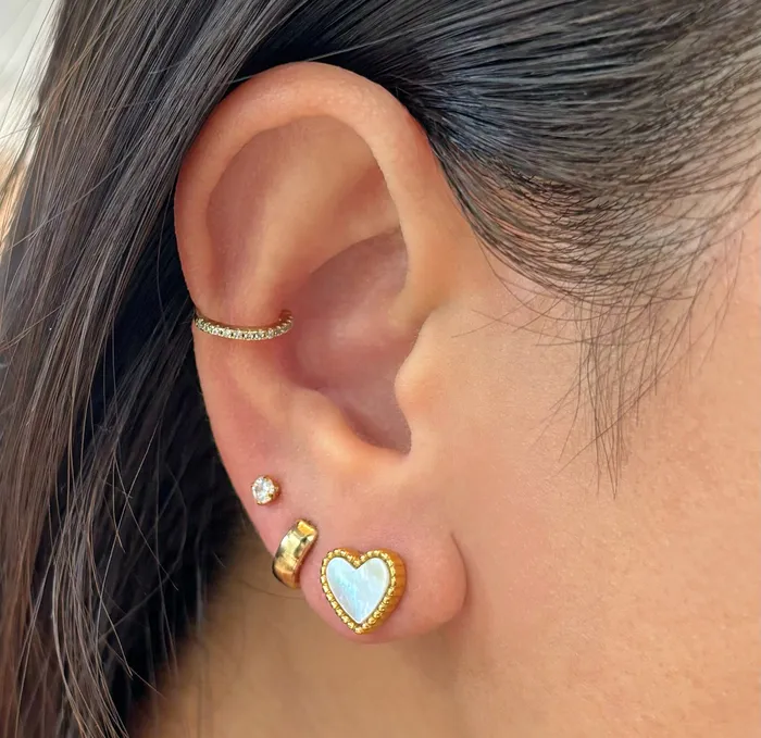 AMIRI GOLD PEARL HEART STUD EARRINGS MAI DSIRE Earrings