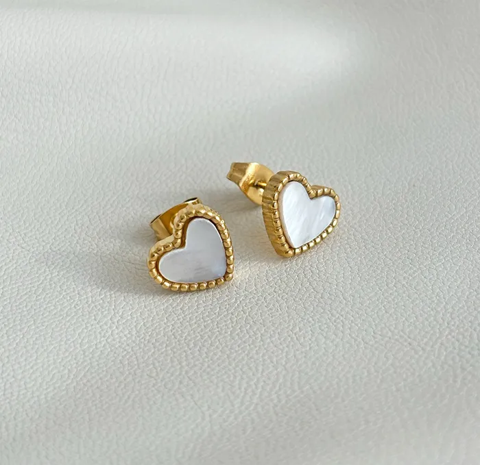 AMIRI GOLD PEARL HEART STUD EARRINGS MAI DSIRE Earrings