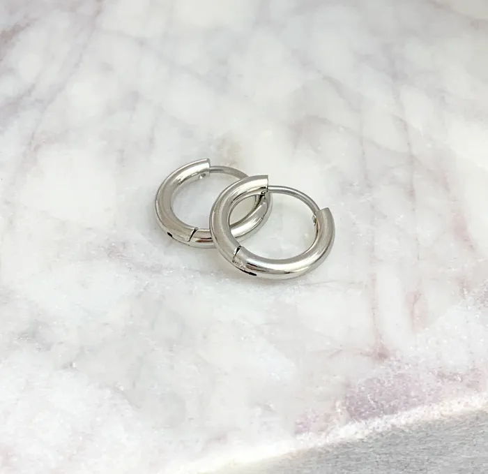 Earrings Mai Dsire CONSTANCE SILVER SMALL HUGGIE HOOP EARRINGS
