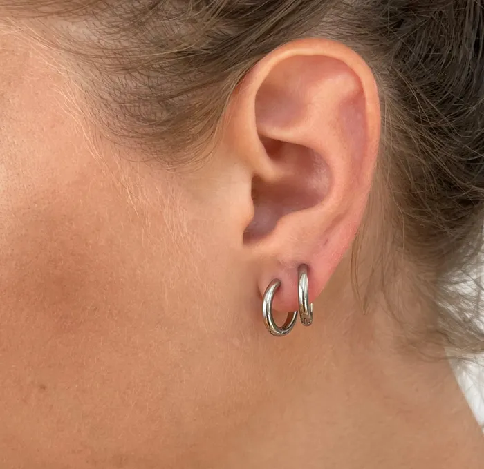 Earrings Mai Dsire CONSTANCE SILVER SMALL HUGGIE HOOP EARRINGS