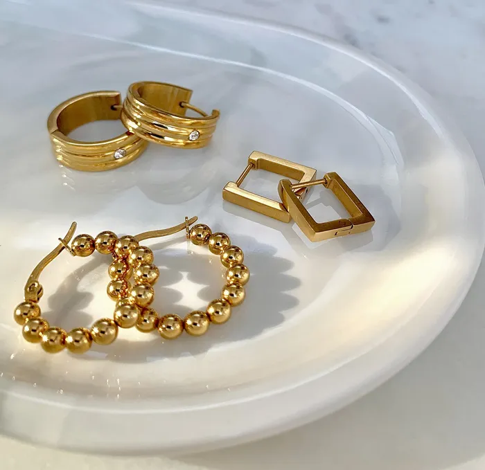 Earrings Mai Dsire MILAN RIDGED GOLD SMALL HOOP EARRINGS