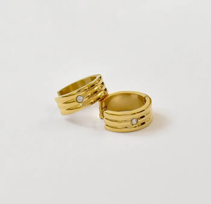 Earrings Mai Dsire MILAN RIDGED GOLD SMALL HOOP EARRINGS