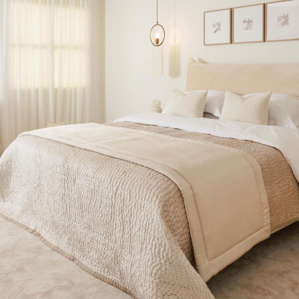 Bedding |   Kiri Oyster Luxury Bed Runner Beadspreads & Throws Beadspreads & Throws